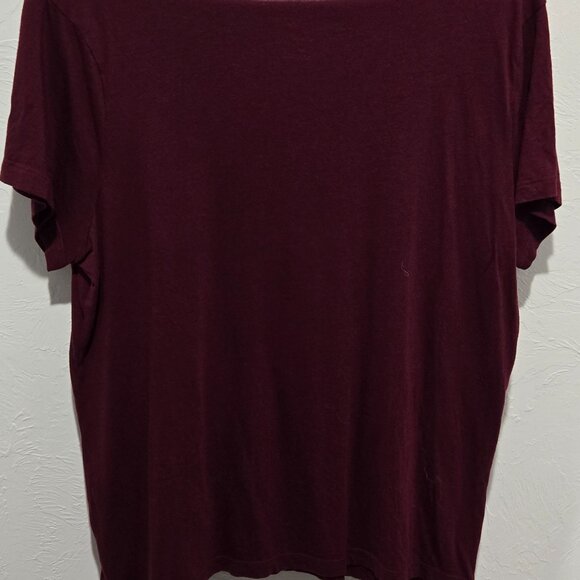 Almost New Women’s Like New T-Shirt (XL) – Soft, Casual & Easy to Style - Picture 3 of 3